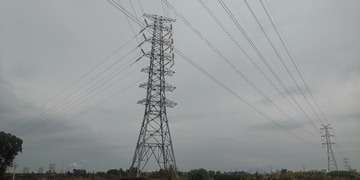 824493
