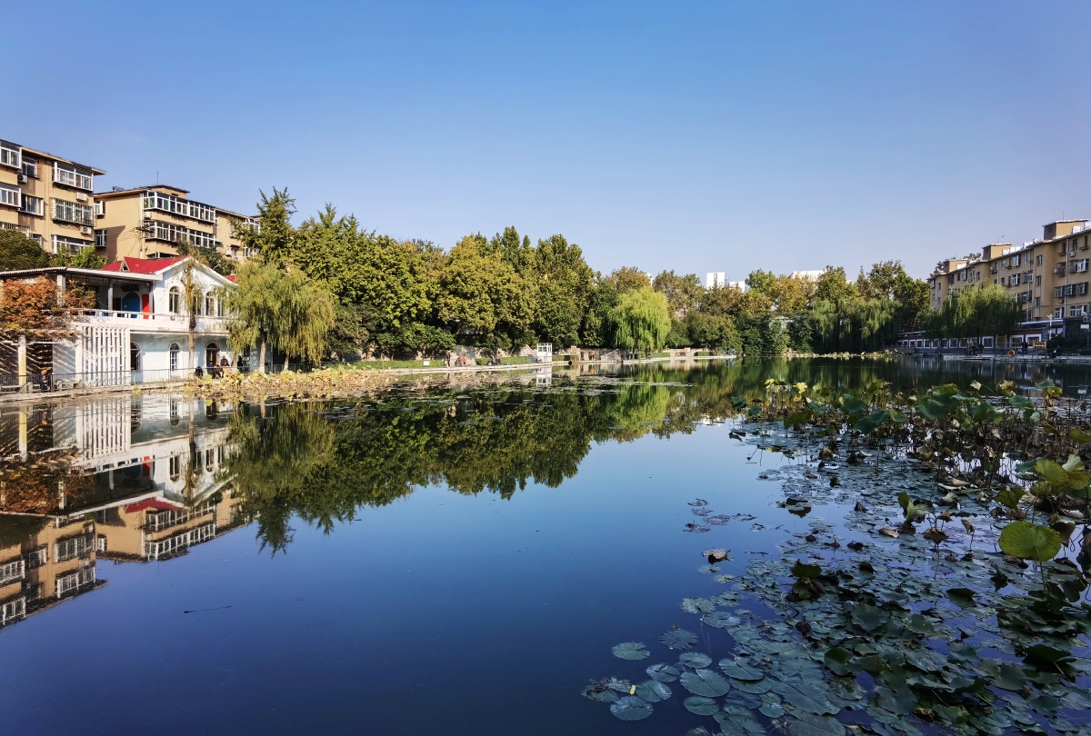 无影潭天下泉城