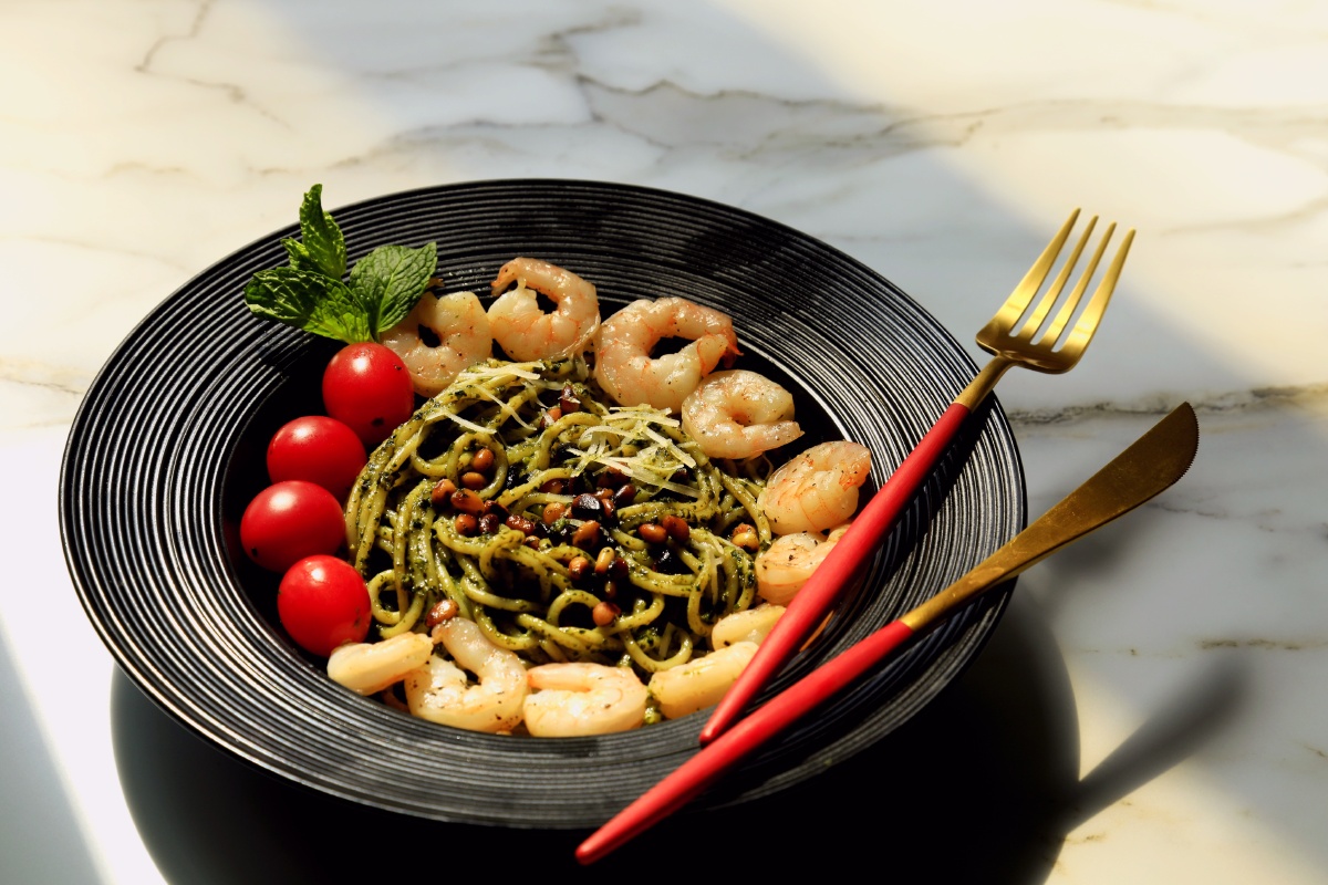 罗勒鲜虾松子意面