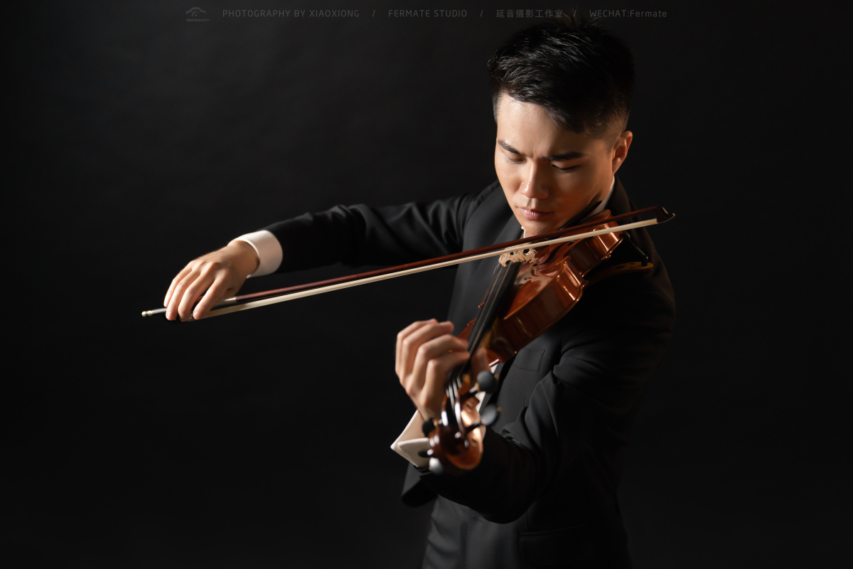 乐器演奏家写真来一套乐器演奏家的写真一套好的个人写真照可以在演奏