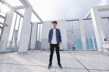 001