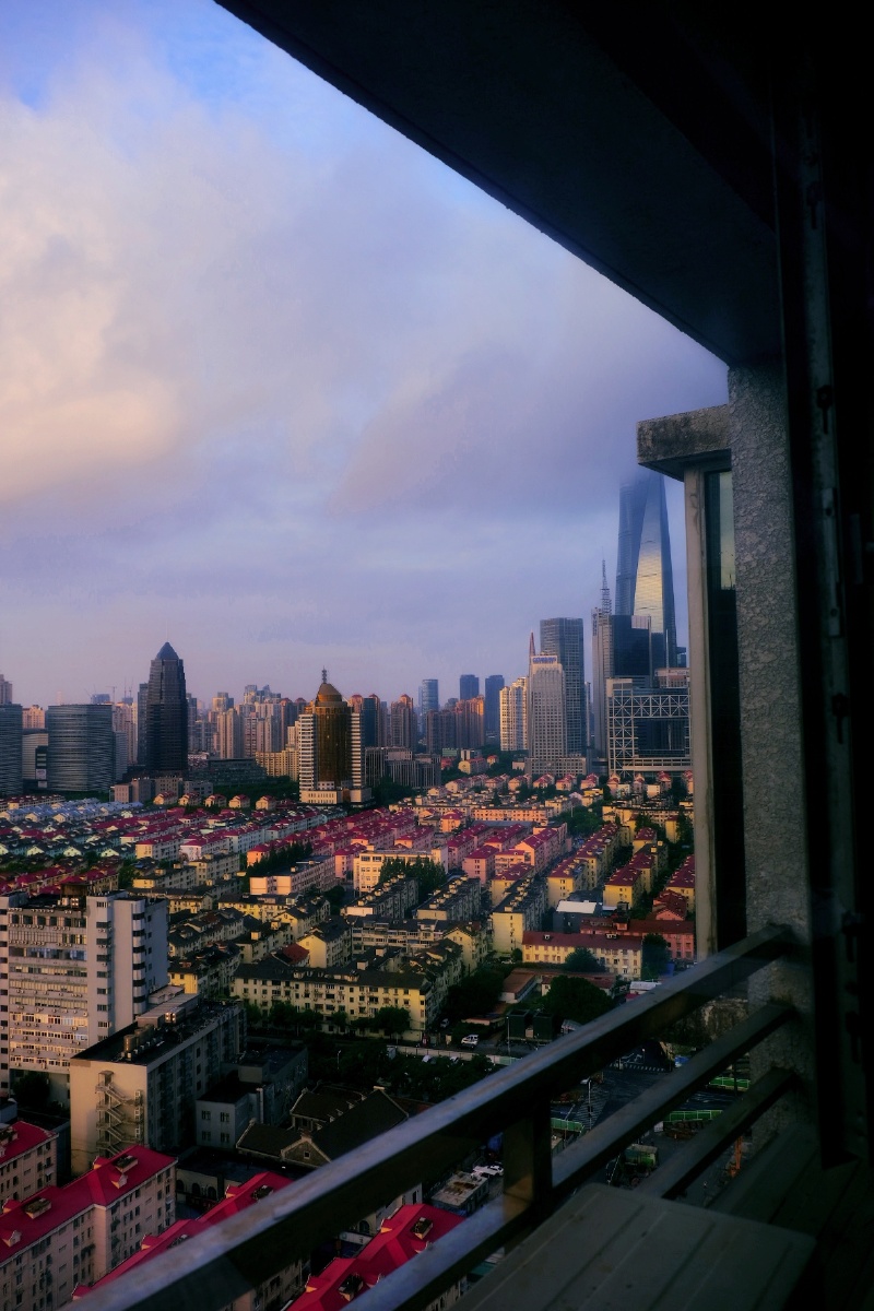 上海陆家嘴宾馆窗户拍摄