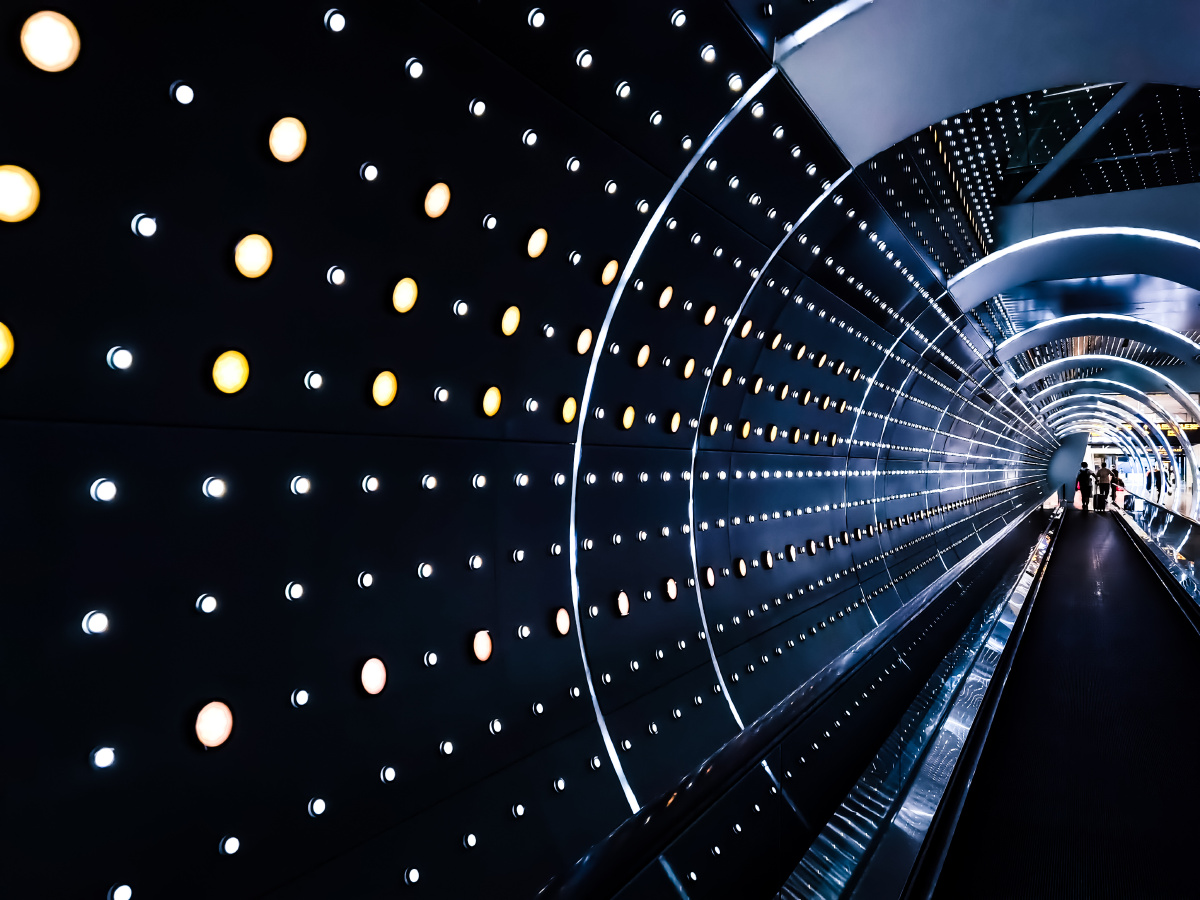 广州白云机场时光隧道地铁