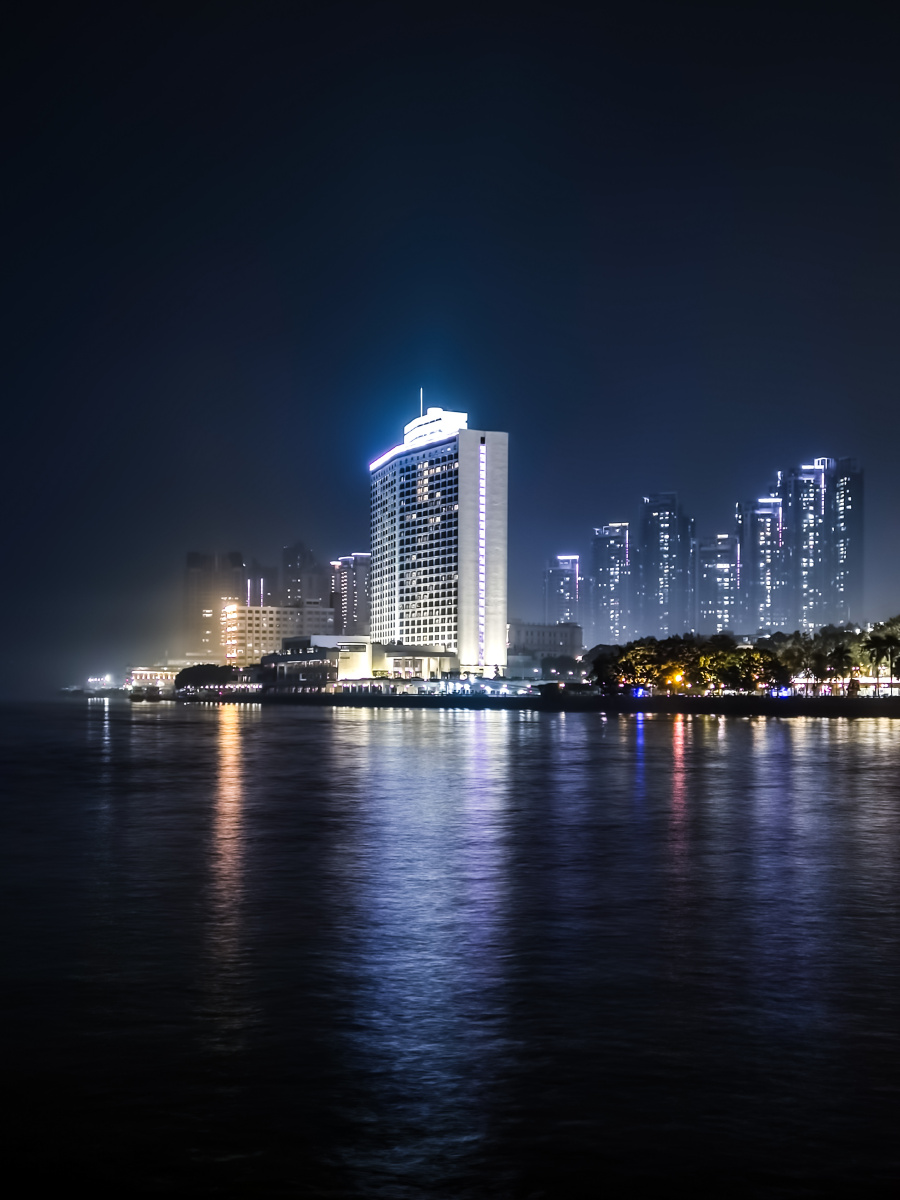 白天鹅宾馆夜景