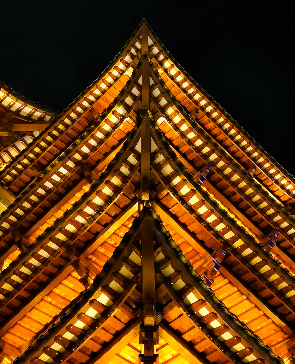 大佛寺金色夜景