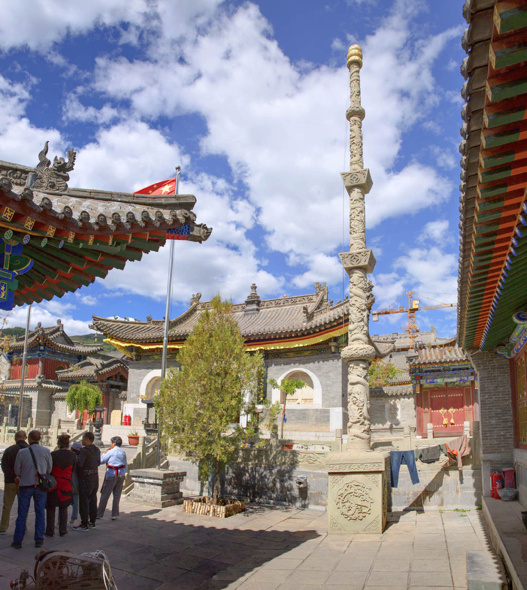 五台山著名的华严道场广华寺01