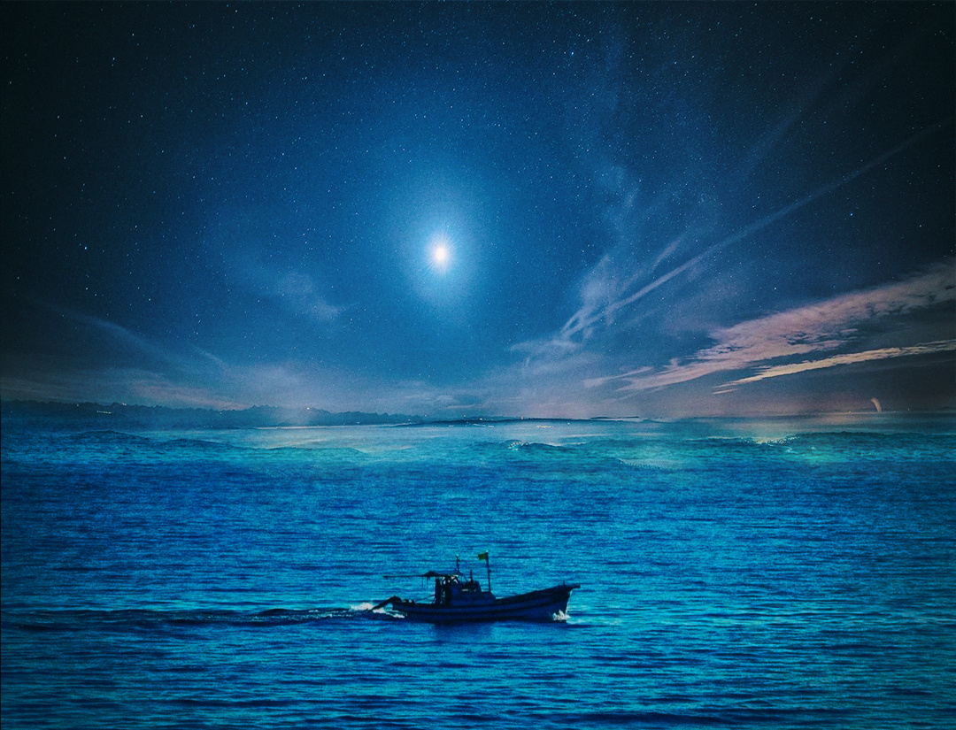 繁星下的一叶孤舟