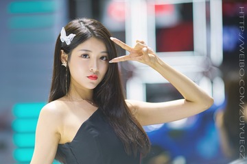 82713