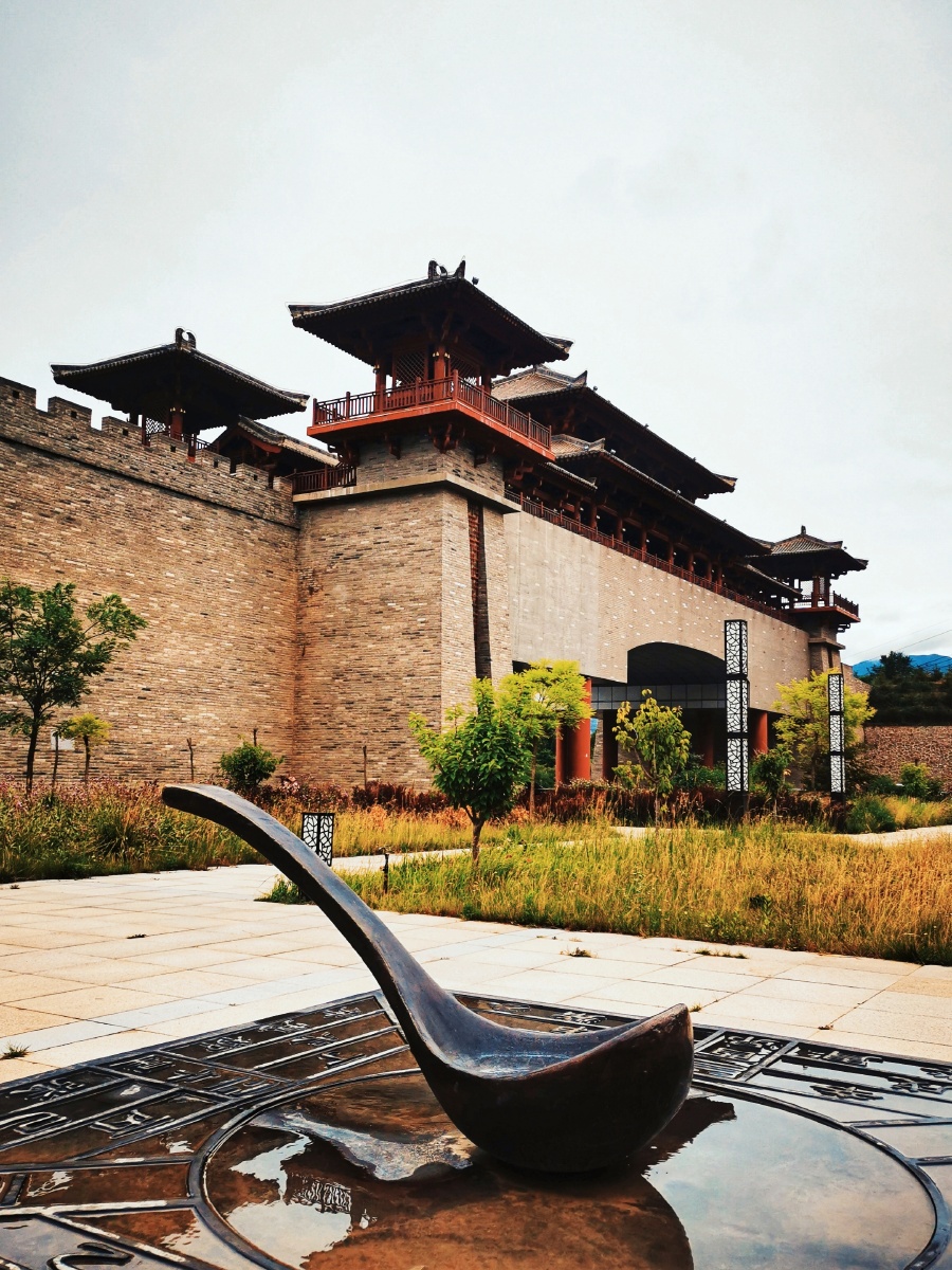 一夫当关万夫莫开榆中秦汉仿古城门