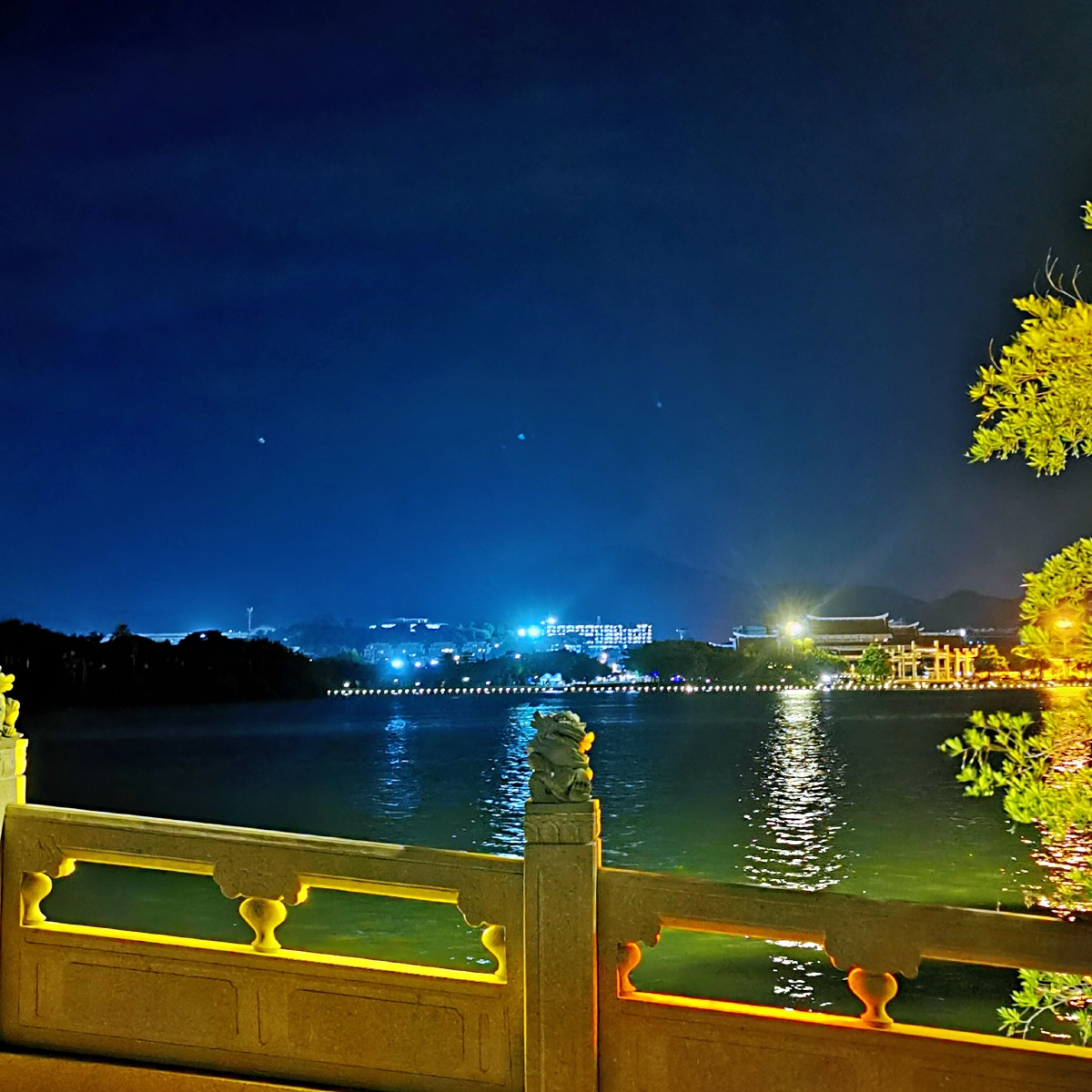 漫步泉州西湖夜色美不胜收