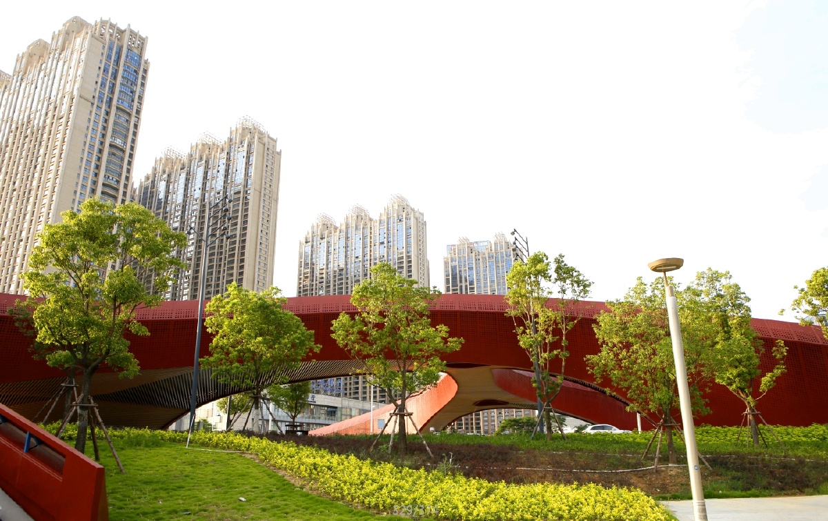 泉州万达江滨路天桥一抹靓丽风景线