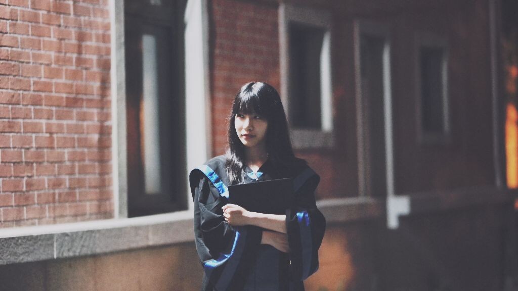 毕业于人民大学，2015届。