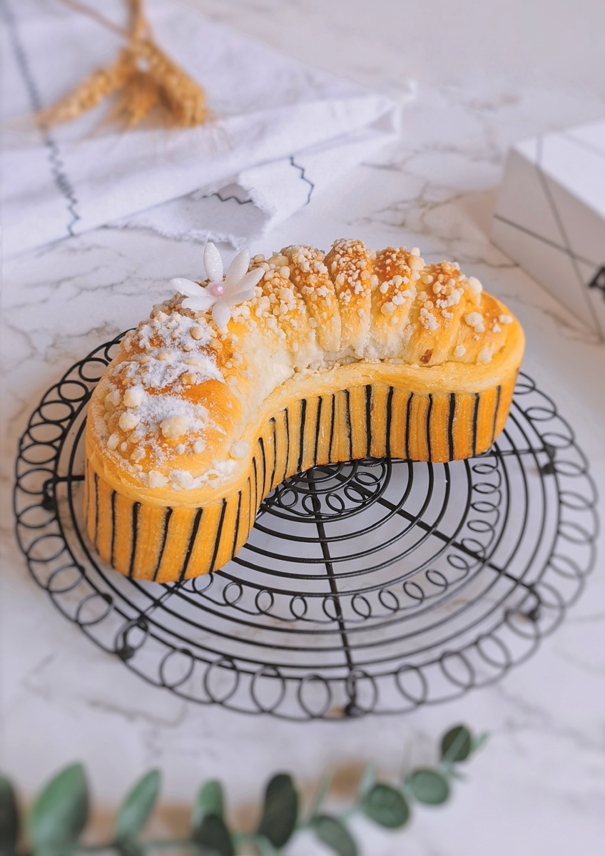 月牙弯弯美貌颜值的面包