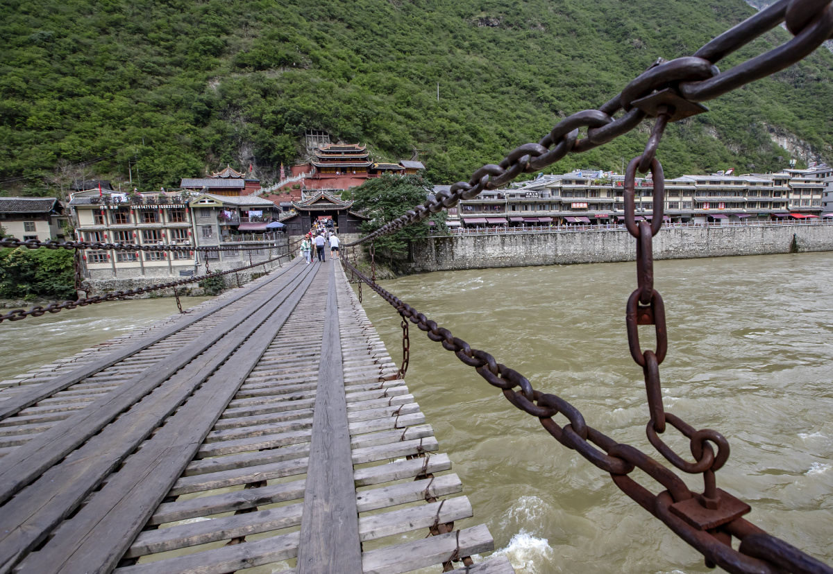 探寻四川入藏的咽喉要道泸定桥