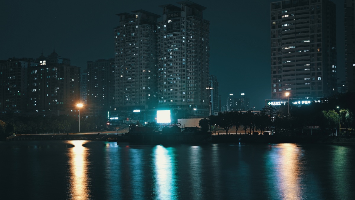 深夜奉上这所城市冷艳的一面