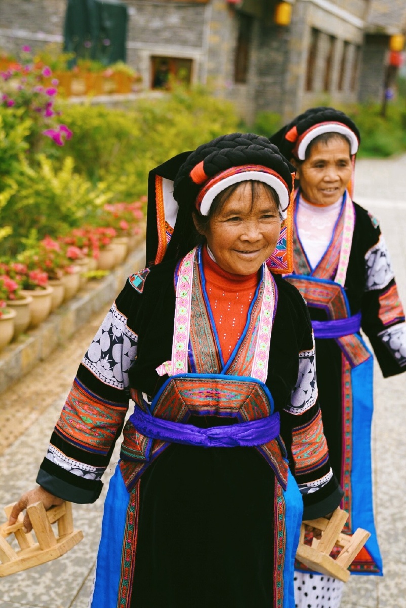 布依族苗族～不愧为能歌善舞的民族.