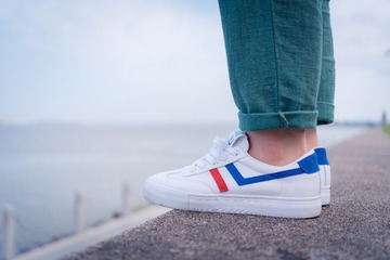001