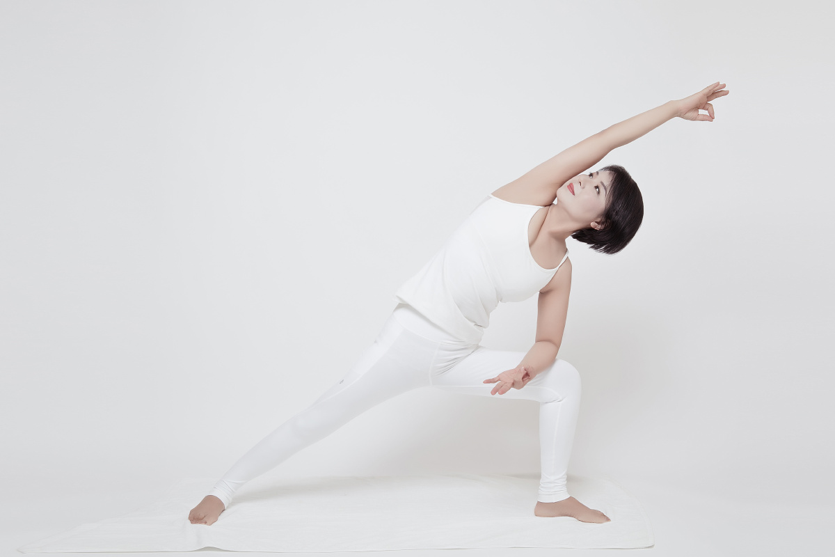 瑜伽资深老师形象宣传照