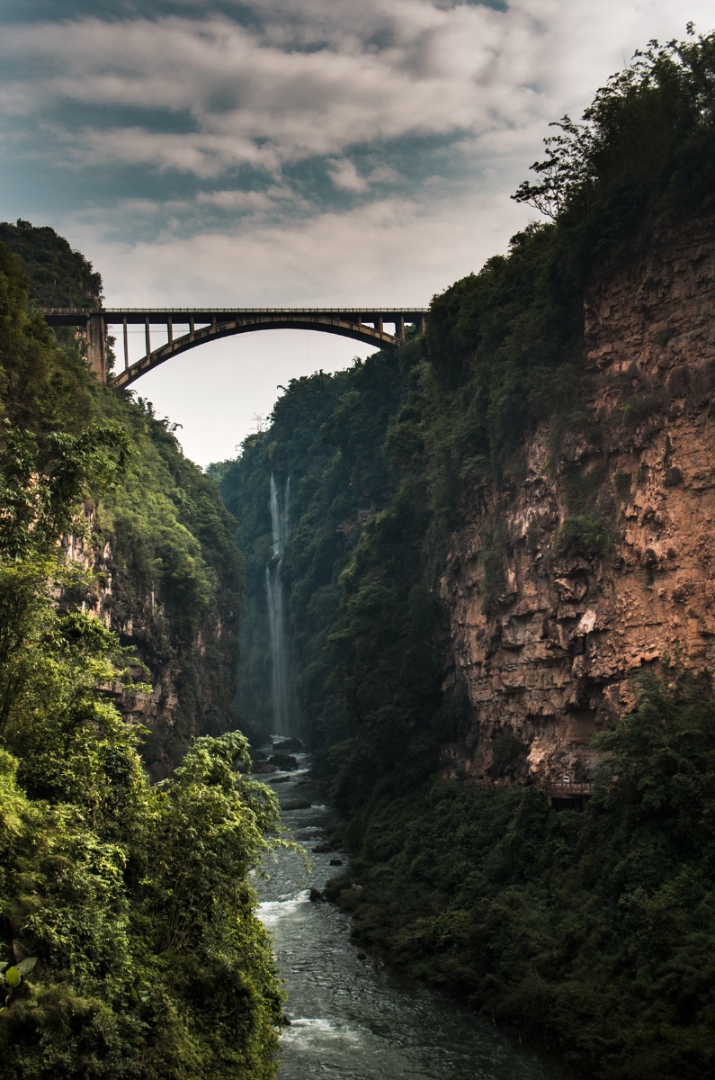 城市中的奇观,马岭河大峡谷 - 玲樱14酱 - 图虫