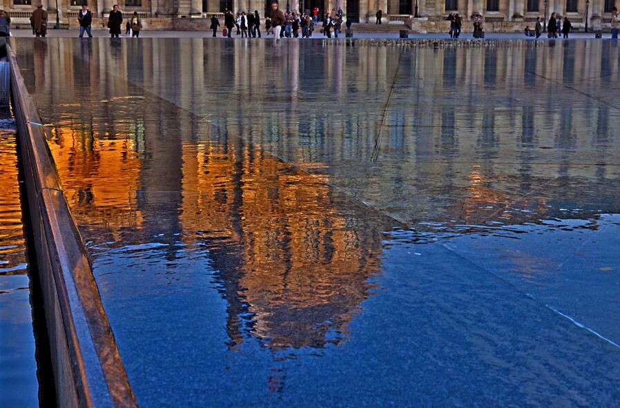 浮华<br />
louvre