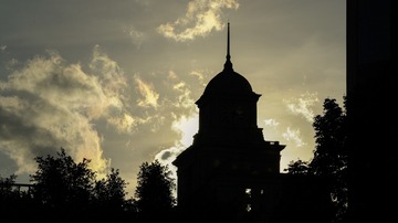 夕阳下的剪影