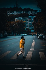 2569705