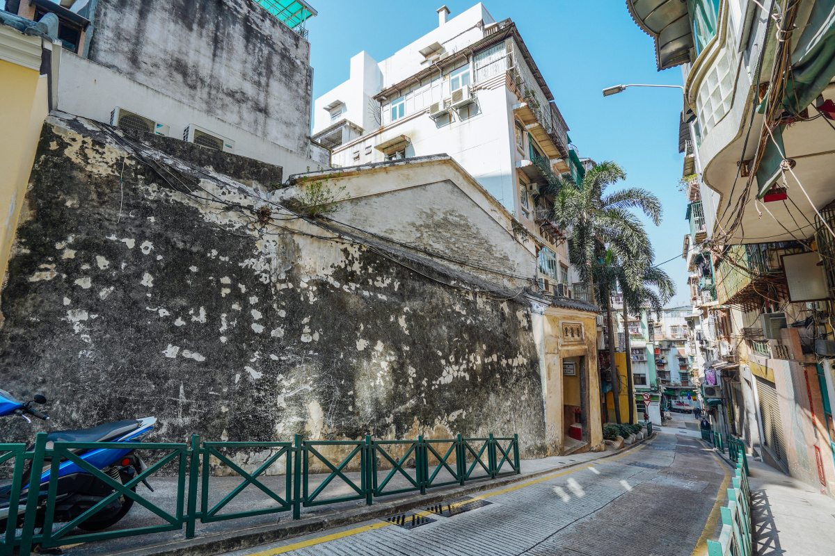 澳门中西合璧的代表作岗顶前地