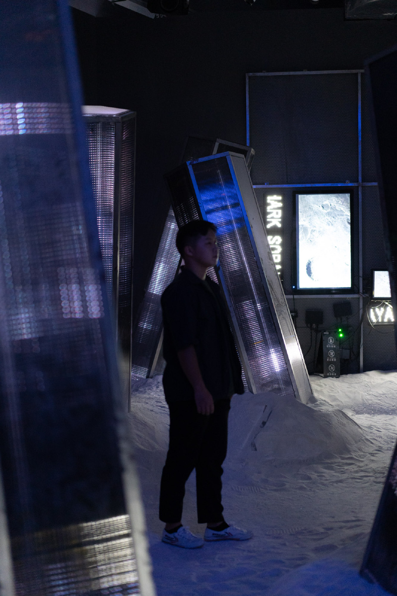 广东省广州市k11空山基呈现了一场海洋机械系列全球首展