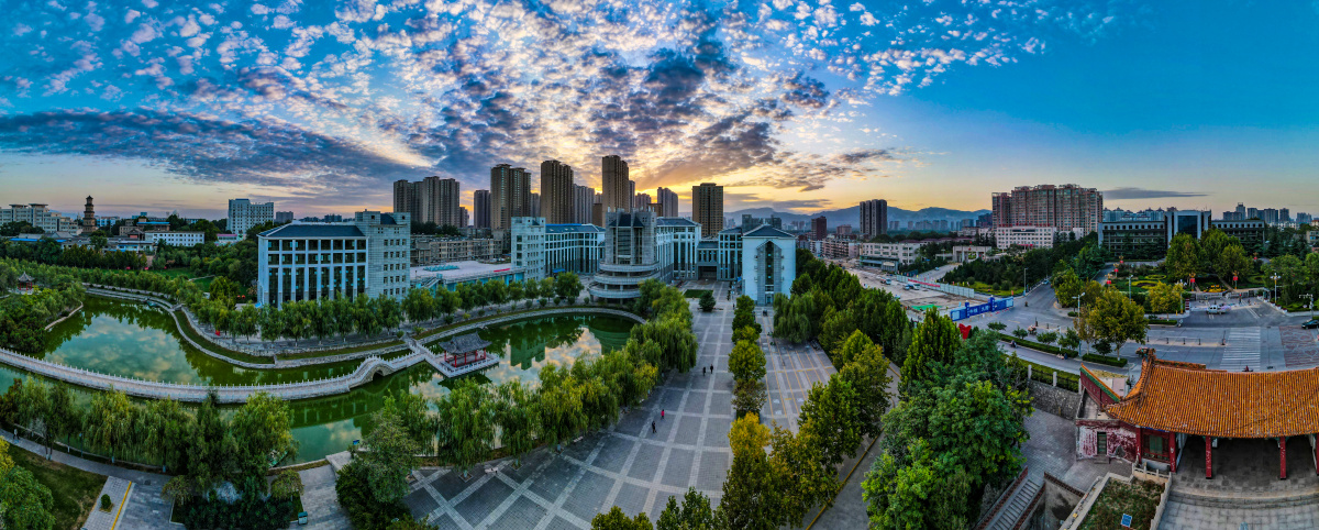 山西师范大学莳英园一景临汾市久违的好天气