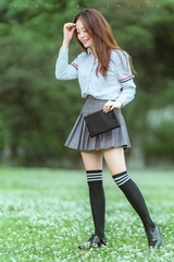 558947