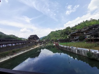 947298