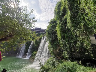 947323