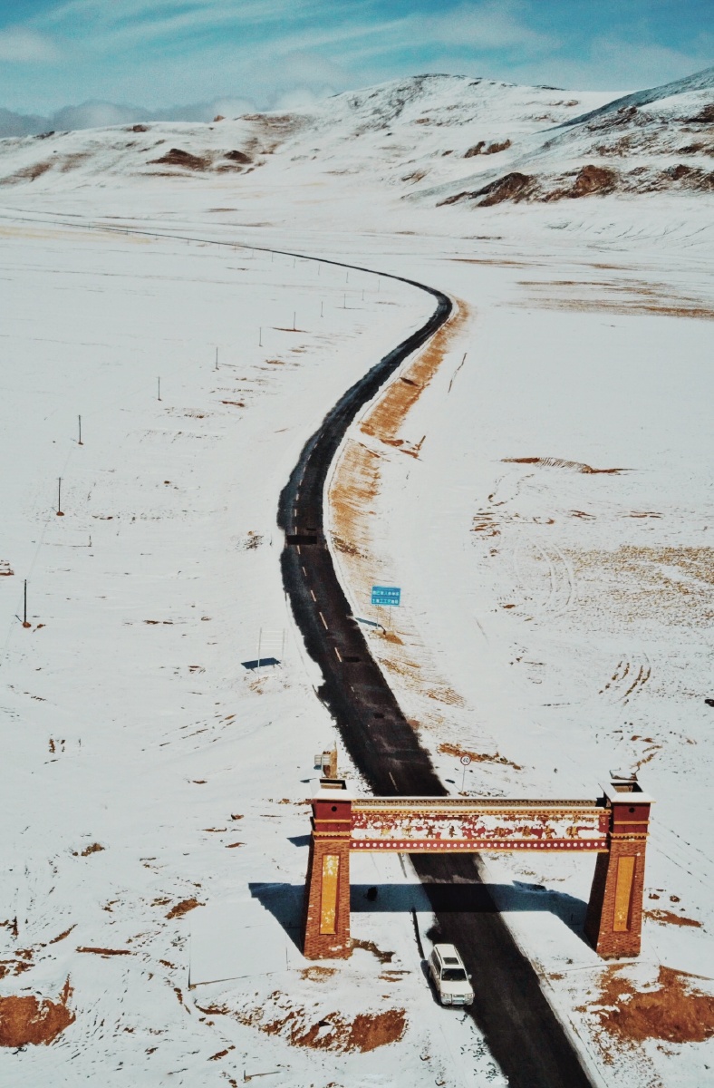 新藏公路,依次:叶城0公里,库地达坂,麻扎达坂,黑卡达坂,康西瓦达坂,新