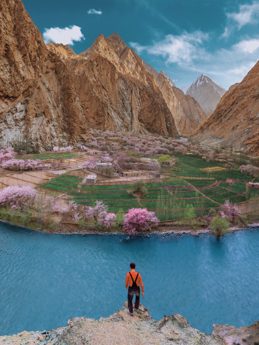 南疆帕米尔高原塔莎古道塔尔乡杏花村