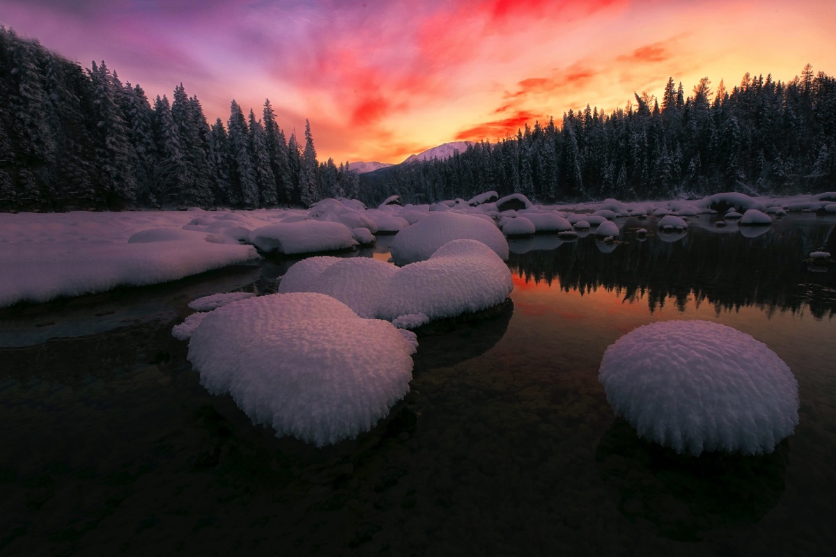 冬季喀纳斯,特有的玫红色晚霞