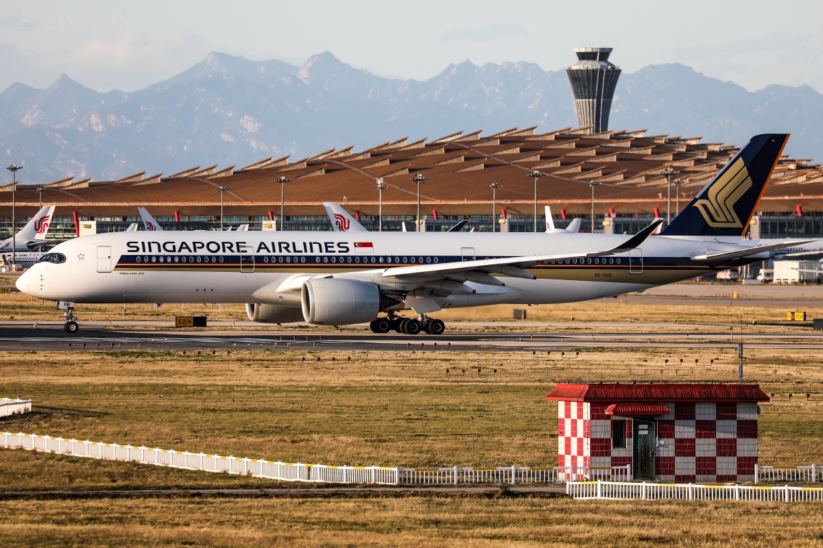 新加坡航空9vshba350941摄于西湖园八卦台