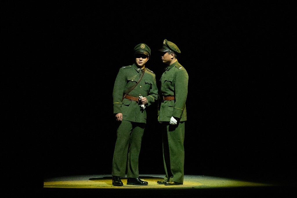 话剧子夜枪声