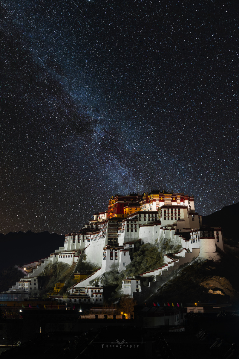 星空璀璨的布达拉宫