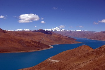 羊雍措湖.jpg
