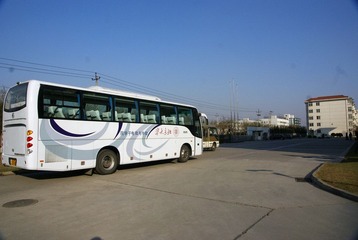 校车