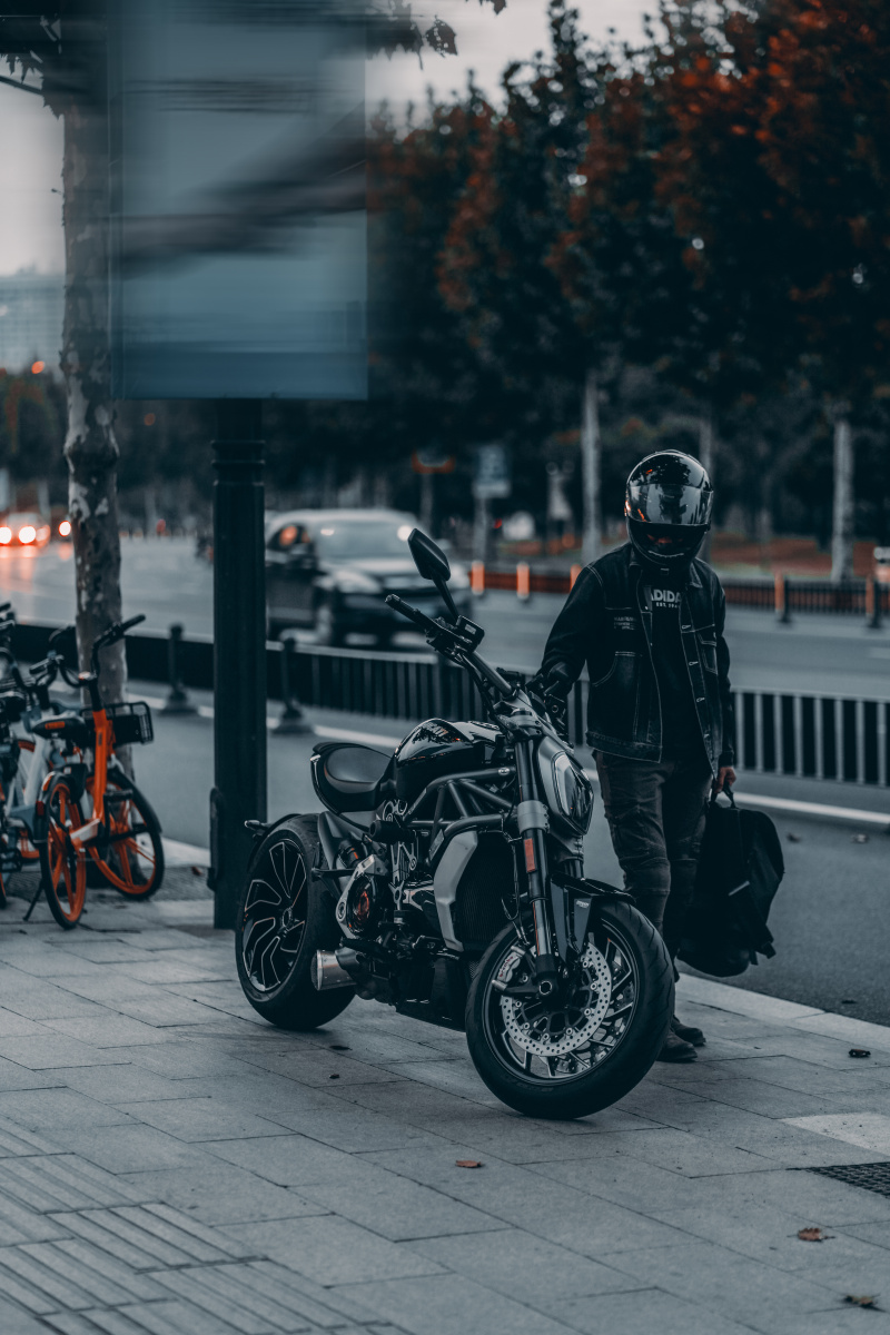 每个男人心里的大玩具在30岁的给自己一个大玩具吧杜卡迪大魔鬼