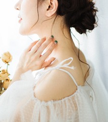1604281