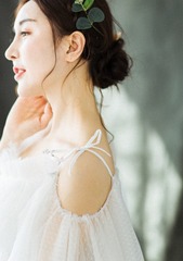 1604261