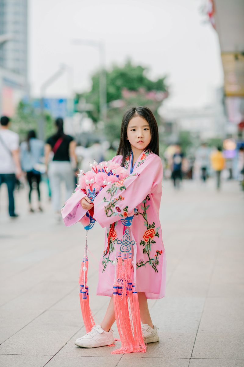 粉色系国潮风街拍