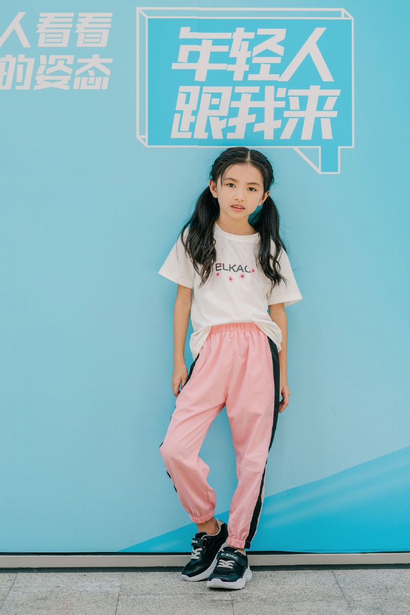 童鞋平面拍摄. 品牌:小步童鞋模特:一心小盆友摄影,后期:摄影师赵艺 -