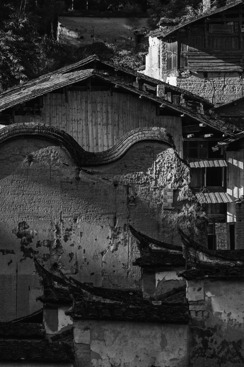 清溪廊桥黄墙黛瓦满载着少小生活的记忆时光如流沙匆匆唯记忆永恒