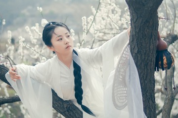 1909129