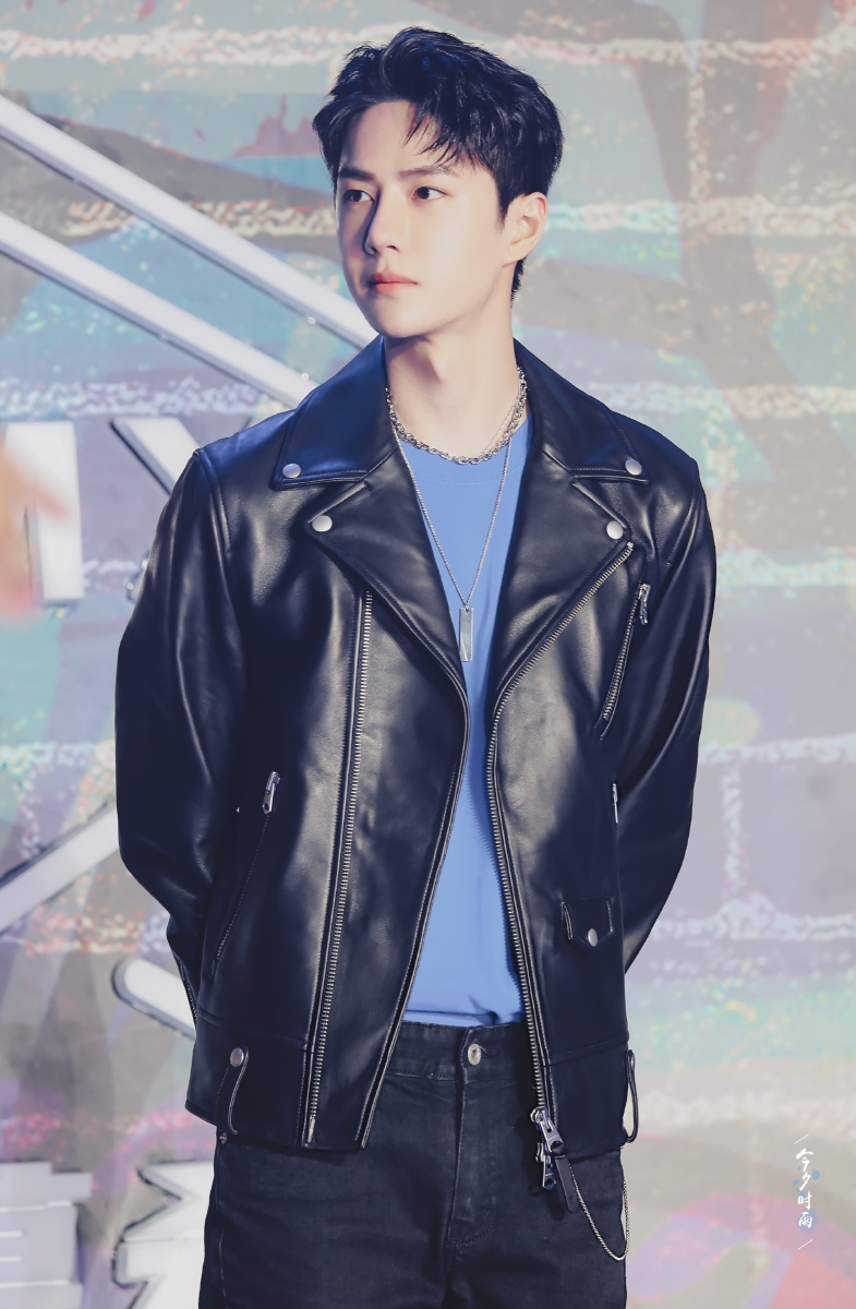 王一博2020919安慕希见面会皮衣造型全套图