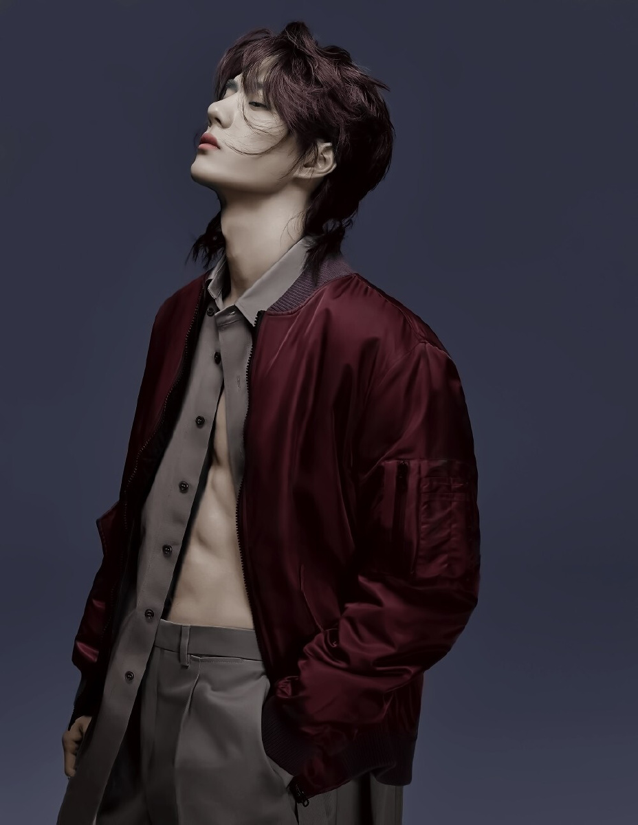 王一博74时尚杂志全套图