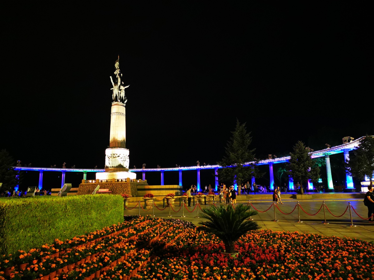 防洪纪念塔夜景